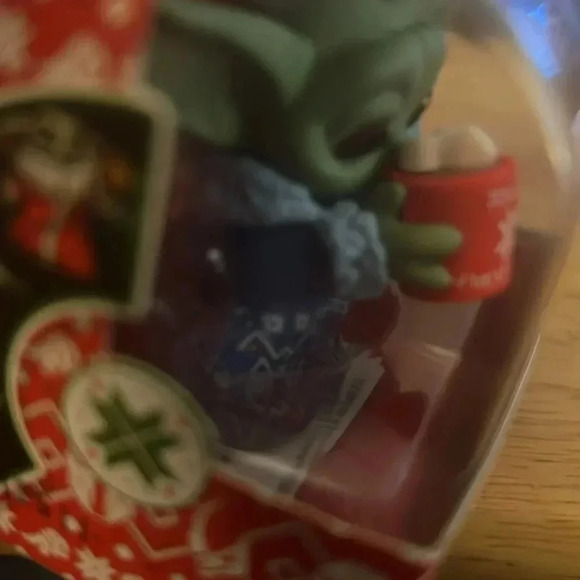 Star Wars Bounty Collection Grogu Holiday Collectible Sipping Cocoa Figure - Picture 5 of 6